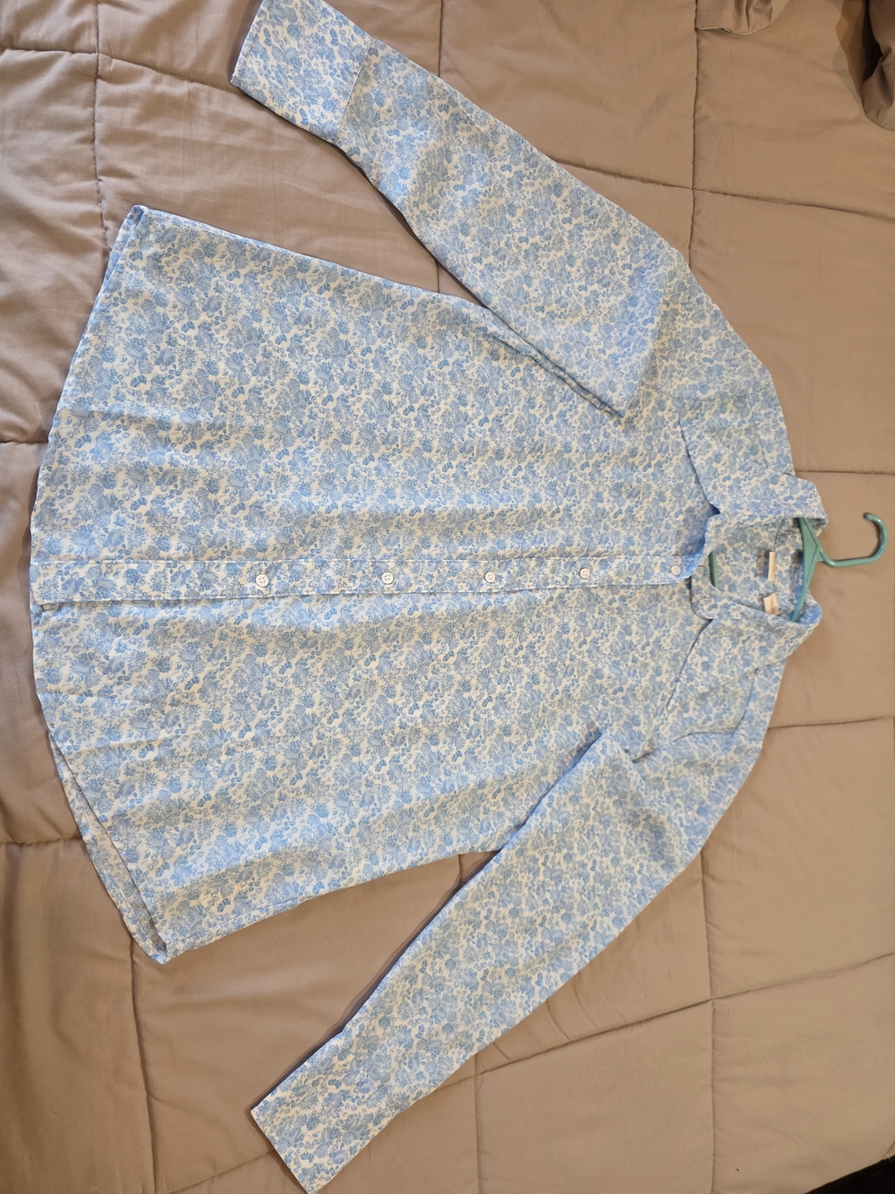Levi's Light Blue and White Floral Button-Up Shirt